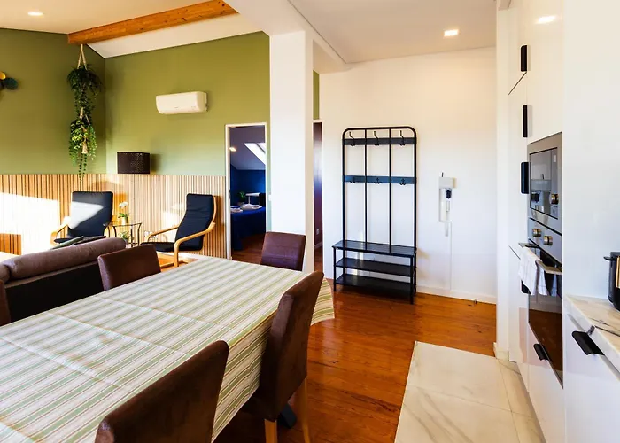 Apartment Sunny 2 Bedroom Balcony & Rooftop Views Lisbon