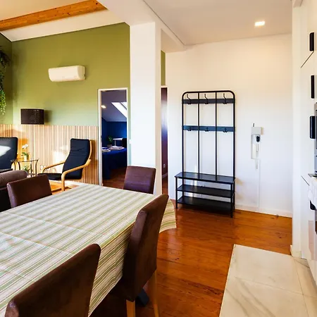 Daire Sunny 2 Bedroom Balcony & Rooftop Views Lisboa