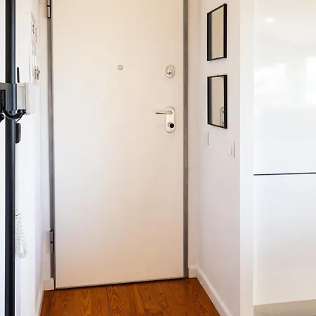 Apartamento Sunny 2 Bedroom Balcony & Rooftop Views