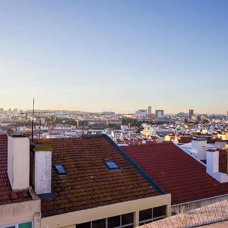 Daire Sunny 2 Bedroom Balcony & Rooftop Views Lisboa