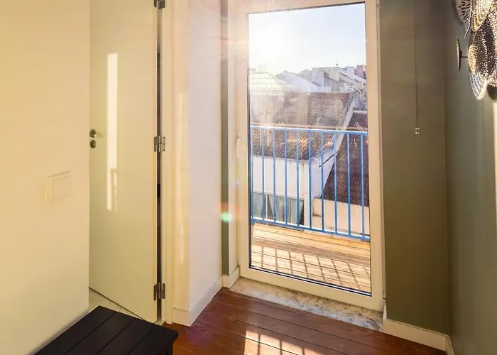 شقة Sunny 2 Bedroom Balcony & Rooftop Views Lisboa