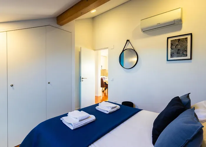 Sunny 2 Bedroom Balcony & Rooftop Views * Lisboa