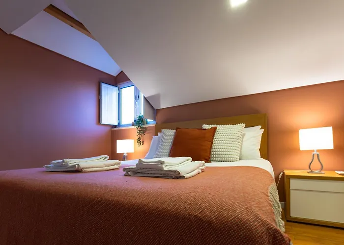 Appartement Sunny 2 Bedroom Balcony & Rooftop Views *