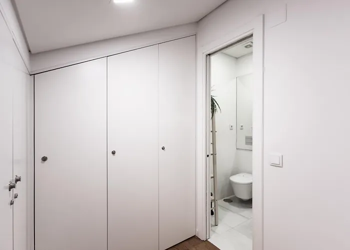 Sunny 2 Bedroom Balcony & Rooftop Views Lisboa