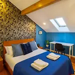 아파트 Sunny 2 Bedroom Balcony & Rooftop Views